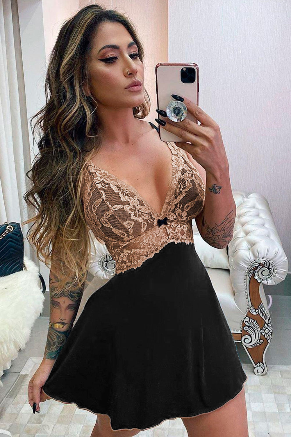 Babydoll sexy de encaje negro con detalle cruzado en la espalda