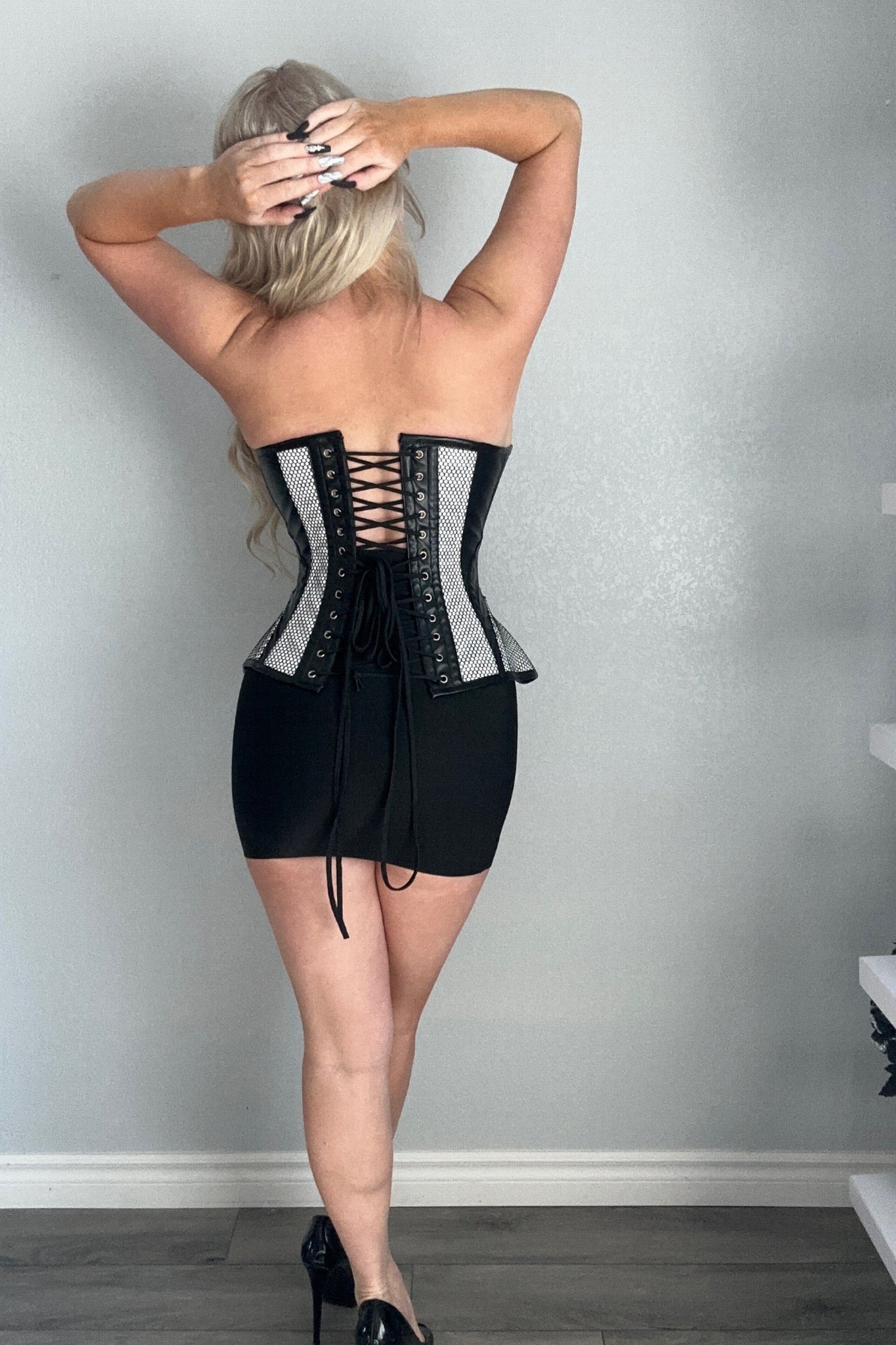 Ladies Sexy Black  Metal Wire Boned PVC   Front Zip Mesh Corset