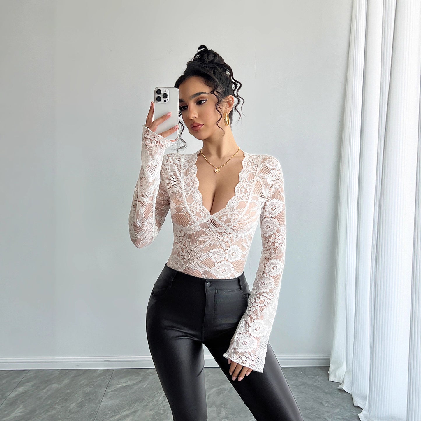 Sexy Lace Slim V neck Long Sleeved T shirt Top for Women
